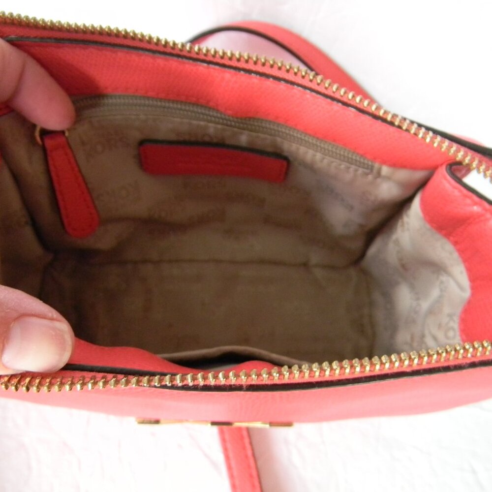 MICHAEL KORS FLORENCE PINK PEBBLE LEATHER SMALL CROSSBODY LOGO MK - Picture 8 of 9